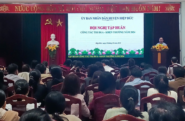 Hiệp Đức: Tổ chức tập huấn công tác thi đua, khen thưởng
