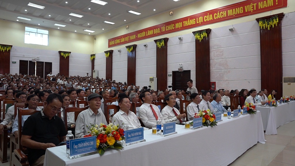 Hiệp Đức: Gặp mặt các thế hệ cán bộ lãnh đạo huyện qua các thời kỳ